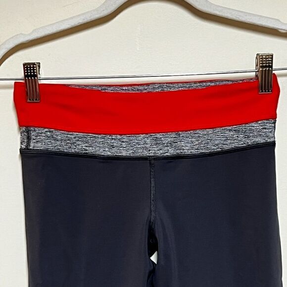 Lululemon Mid Rise Run Inspire Cropped Gray Leggings Women's Size 4 - Picture 6 of 7